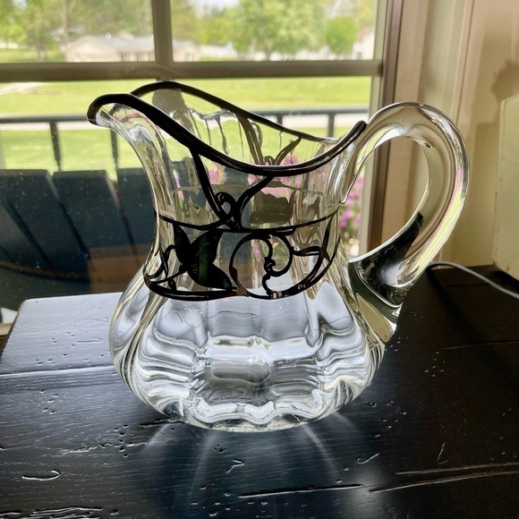 STERLING SILVER OVERLAY, CLEAR GLASS, WATER PITCHER WITH 3 MATCHING GLASSES. - Picture 6 of 16